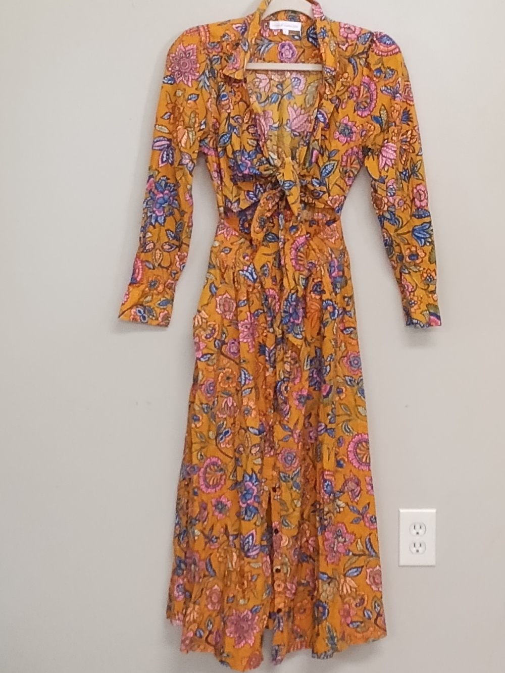 House of Harlow Mustard Floral Long-Sleeve Tie-Waist Snap Front Maxi Dress Small